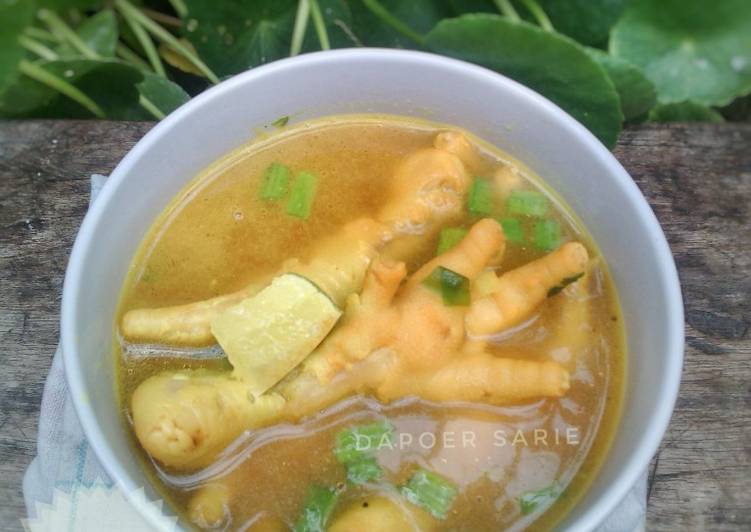 Bagaimana Menyiapkan Soto Ceker Ayam, Sempurna