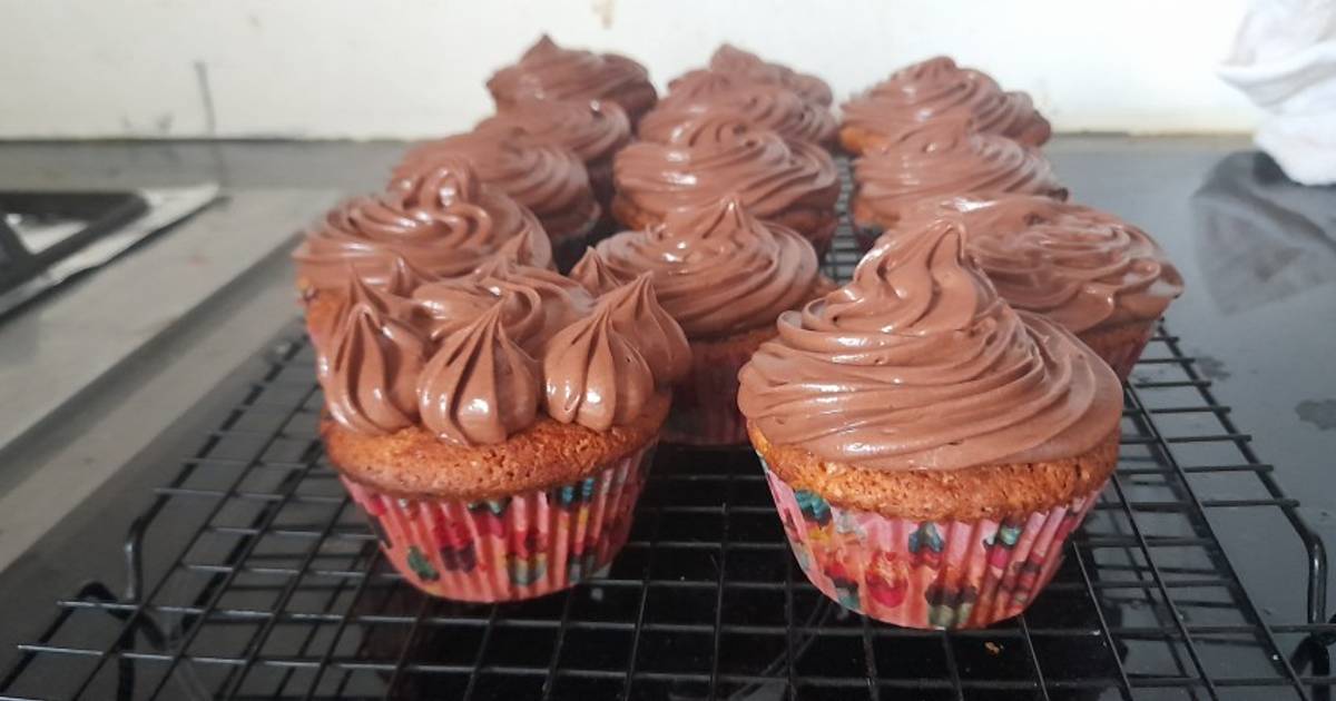 Cupcake de cerezas y chocolate Receta de Claudia Isabel- Cookpad