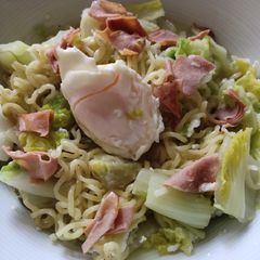 A picture of Simple Instant Noodle.