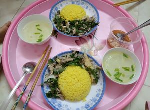 Hình của món Cơm nhà 1 - Cơm gà xé trộn 😘.