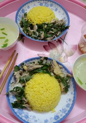 Hình của món Cơm nhà 1 - Cơm gà xé trộn 😘.