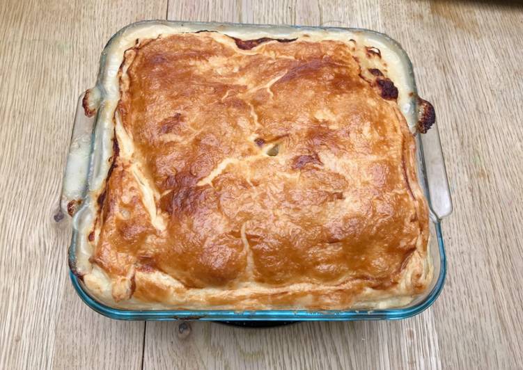 Step-by-Step Guide to Prepare Quick Chicken, pancetta and leek pie