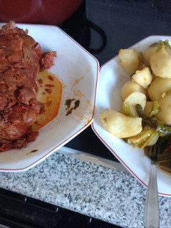 Una foto de Botillo con patatas y berzas