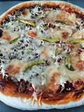 Pizza moitié kefta moitié soudiuk