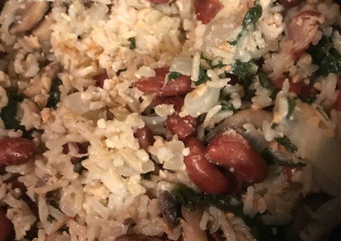 Recipe of Speedy Vegan Basmati Rice, mushrooms, kidney beans, spinach, bean sprouts, onions and cashews