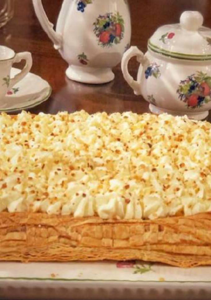 Una foto de Tarta de hojaldre y melocotón