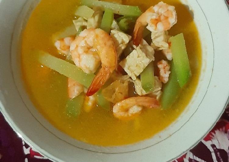 Cara meracik Sayur Labu Tempe Kuah Udang yang nikmat