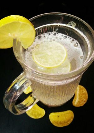 જીંજર લેમન સોડા (Ginger Lemon Soda Recipe In Gujarati) રેસીપી મુખ્ય ફોટો