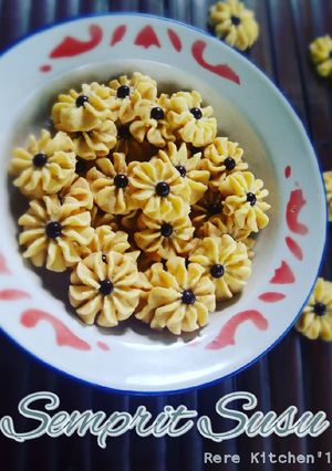 Foto resep Semprit susu 3 bahan