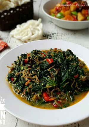 Foto resep Tumis Pedas Daun Singkong