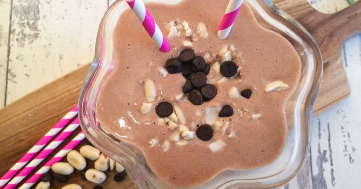 Snickers Smoothie Recipe by Sonia - Cookpad