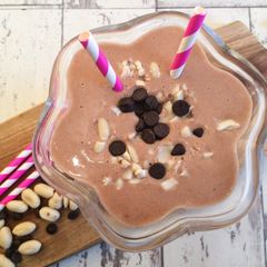 A picture of Snickers Smoothie.