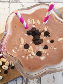 A picture of Snickers Smoothie.