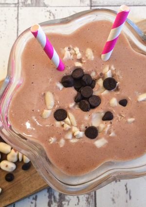 A picture of Snickers Smoothie.