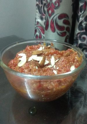 गाजर हलवा किंवा गजरेला (Gajar Halwa Recipe In Marathi) रेसिपी चे मुख्य फोटो 
