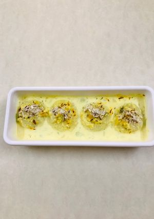 બ્રેડ રસમલાઈ | Easy Rasmalai Recipe રેસીપી મુખ્ય ફોટો