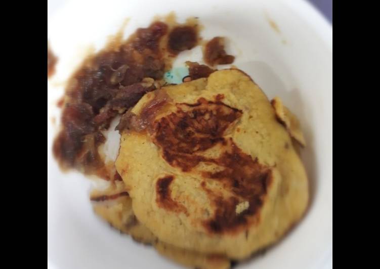 Cara Membuat Pancake Pisang saus kurma(mpasi 1y) yang Renyah