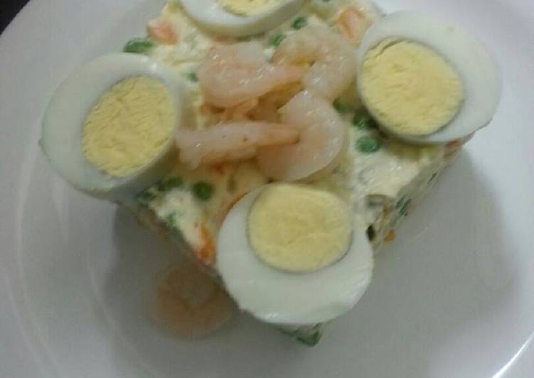 Russian salad with shrimps