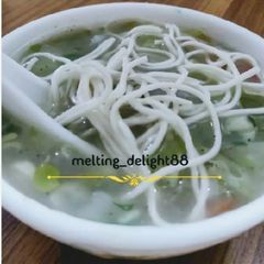 A picture of Clear Noodles Soup.