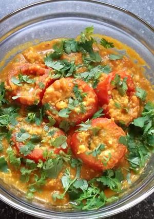 A picture of Stuffed Tomatoes !!.