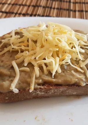 Padlizsánkrémes kenyér recept fotója