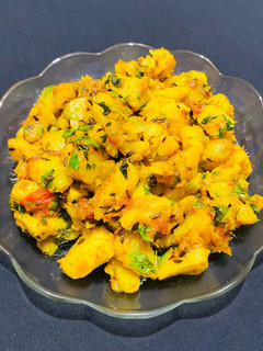 जीरा आलू (Jeera aloo recipe in Hindi) रेसिपी मुख्य फोटो