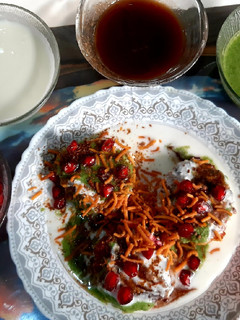 लेफ्ट ओवर चावल और छोले की टिक्की चाट (Leftover Rice & Chole Tikki Chaat Recipe In Hindi) रेसिपी मुख्य फोटो