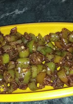 A picture of Instant green chilli pickle.