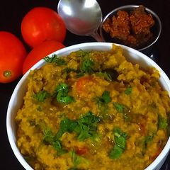 A picture of Tomato oats khichadi.