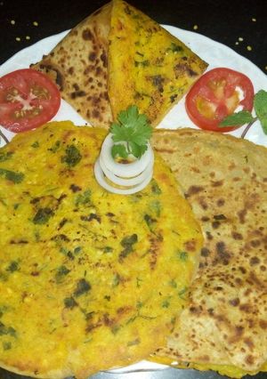 A picture of Roti moongdal chilla paratha.