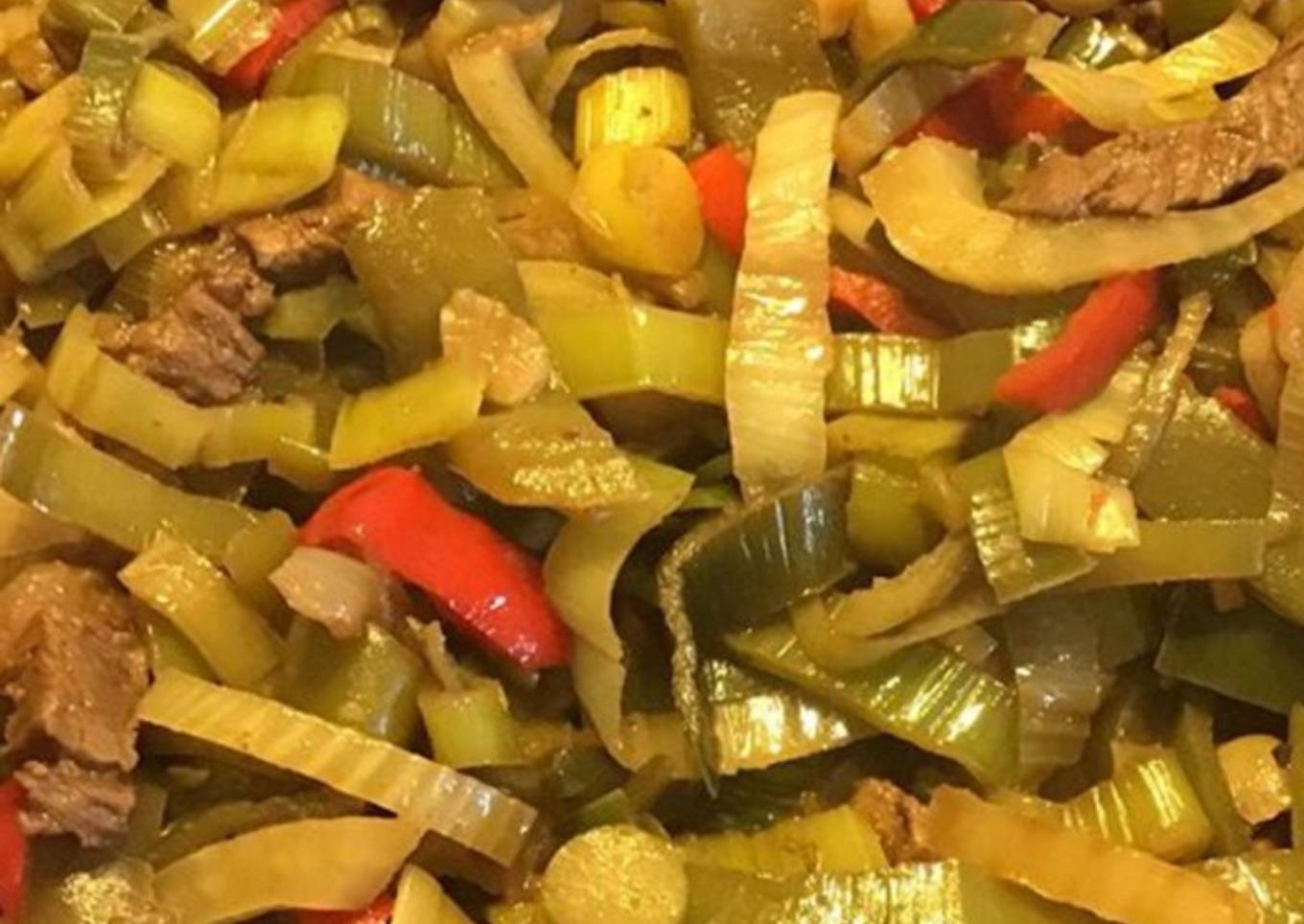 Wok de bœuf au fenouil poivrons rouges et verts poireaux 4 épices et sauce soja