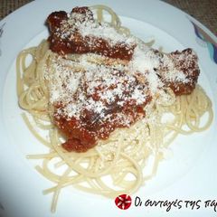 A picture of Corfu's meat and pasta dish (pastitsada).