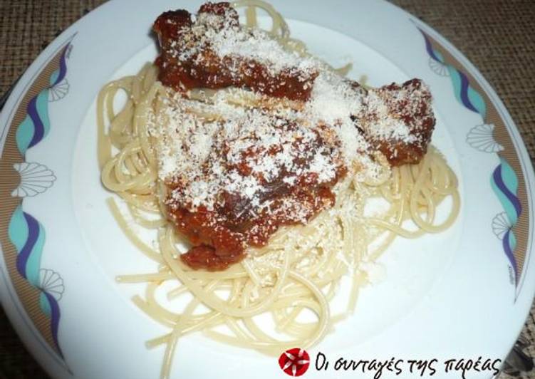 Recipe of Ultimate Corfu&#39;s meat and pasta dish (pastitsada)