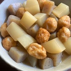 A picture of Simmered Daikon, Konnyaku (Konjac) and Fish Balls.