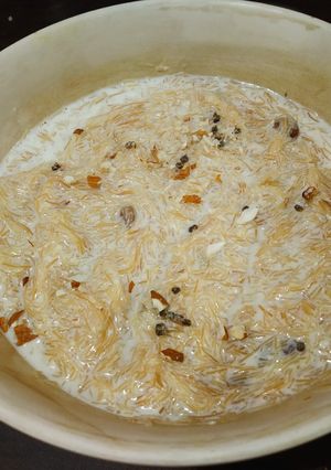 मीठी-मीठी सेवइयां(meethi meethi sewaiya recipe in hindi) रेसिपी मुख्य फोटो