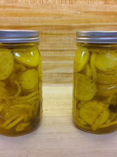A picture of Lee's Bread and Butter Squash Pickles.