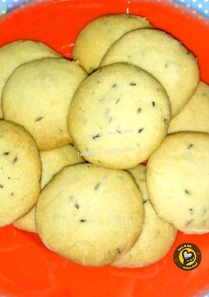A picture of Cumin Cookies Jeera biscuits.