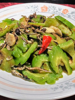 苦瓜炒小魚乾 的食譜成品照片