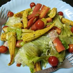 A picture of Crunchy Salad.