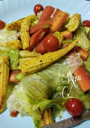 A picture of Crunchy Salad.