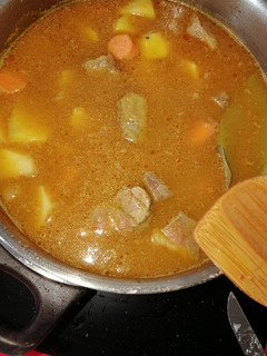 Una foto de Guiso de patatas con carne de cerdo