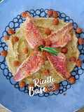 Purea di ceci, filetti di triglia e ceci croccanti alla paprika