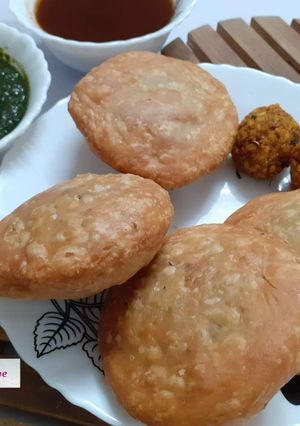 A picture of Moong Dal khasta kachori.