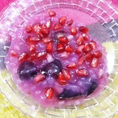 A picture of Fruity pudding.