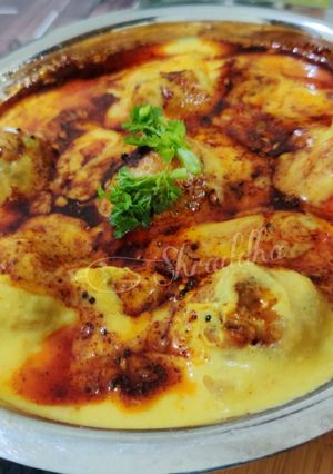 A picture of Dhaba style Kadhi pakoda.