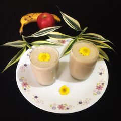 A picture of Banana Apple Smoothie.