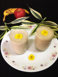 A picture of Banana Apple Smoothie.