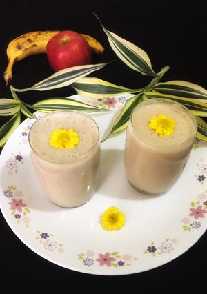 A picture of Banana Apple Smoothie.