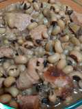 Frejol panamito con chuleta ahumada