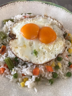 Una foto de Arroz primavera